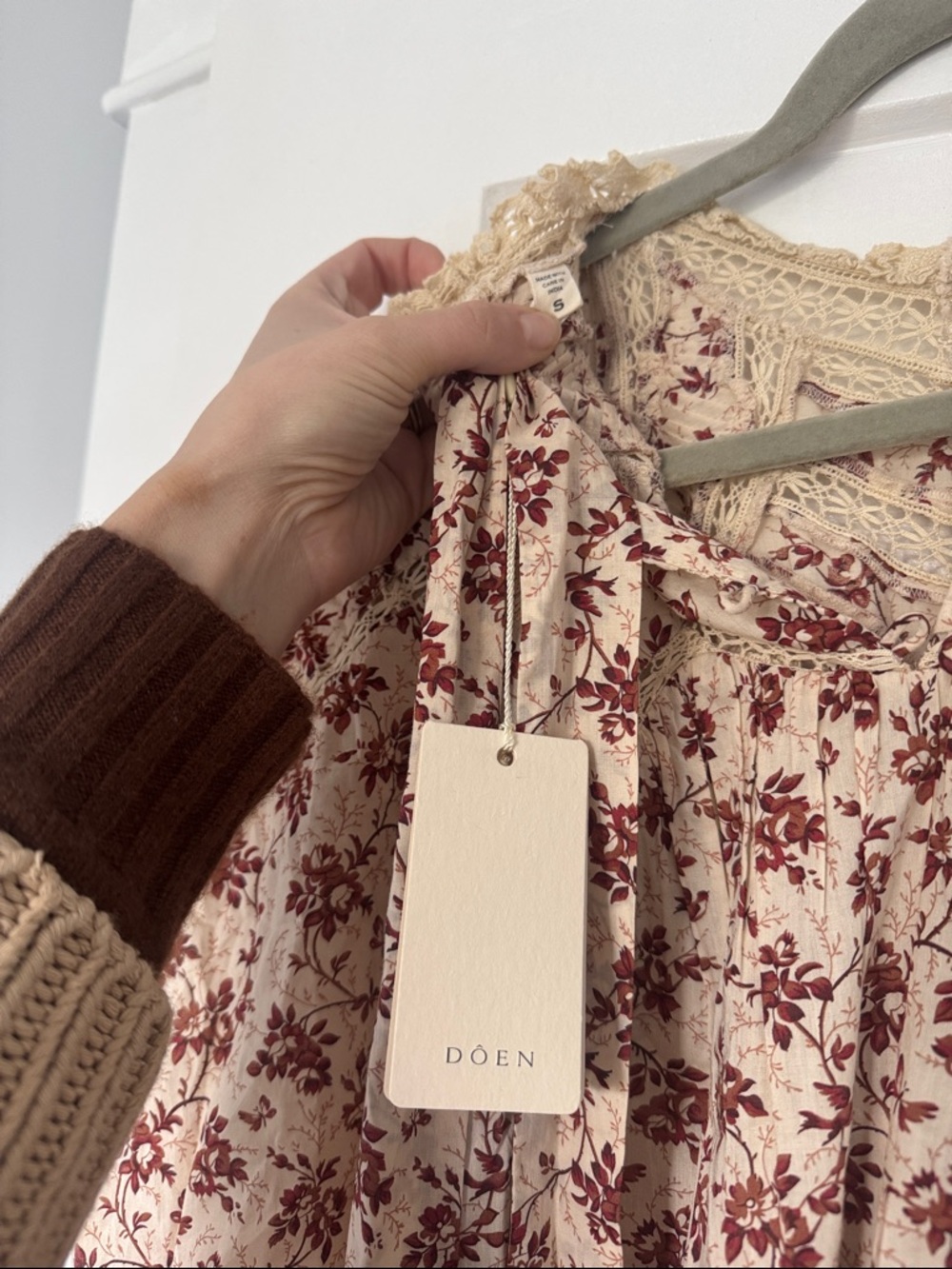 Doen Cream Dress with Burgundy Floral Print - Picture 2 of 2